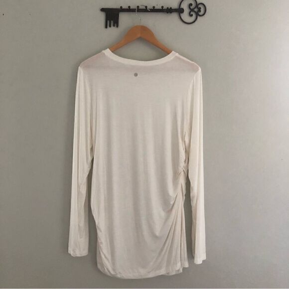 Zella long sleeved white maternity tee shirt in size XL - Picture 6 of 7